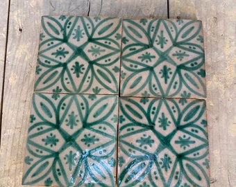 Auténticos azulejos marroquíes hechos a mano: belleza verde cocidos en horno de leña