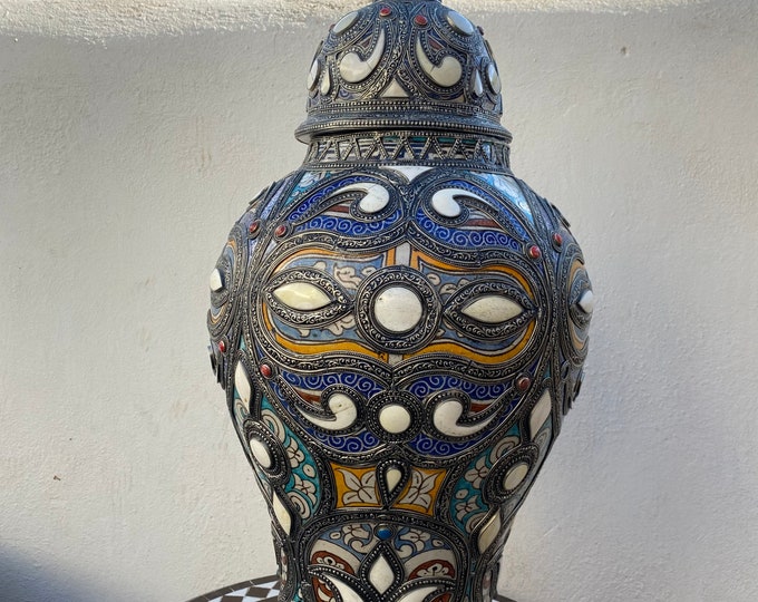 Fes ceramic pot inlaid with camel bone and maillechort / a piece of art, marriage of three types of Moroccan crafts