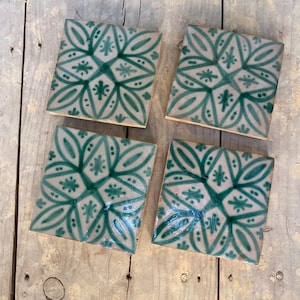 Autentyczne, ręcznie robione marokańskie kafelki: zielone piękno wypalane w piecu opalanym drewnem zdjęcie 2