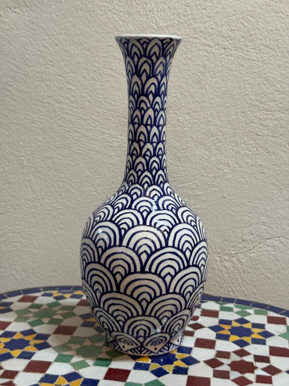 蘭の香、青い花瓶 陶器製 花の装飾付き 陶器 青 花瓶 蘭の香、青い花瓶 陶器製 花の装飾付き 【公式通販】