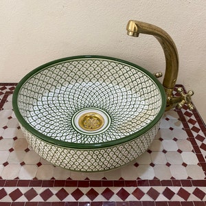 Exquisites handgefertigtes marokkanisches Keramikwaschbecken: Authentische Kunst für Ihr Badezimmerdekor Bild 1