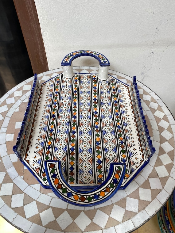 plateau céramique de fes maroc, fait main et peint a la main. ceramic tray from Fez Morocco,handmade and hand painted.