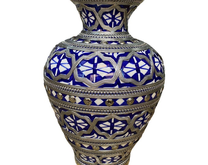 Fes ceramic vase, handmade and hand painted, inlaid with nickel silver / ceramic vase and nickel silver.
