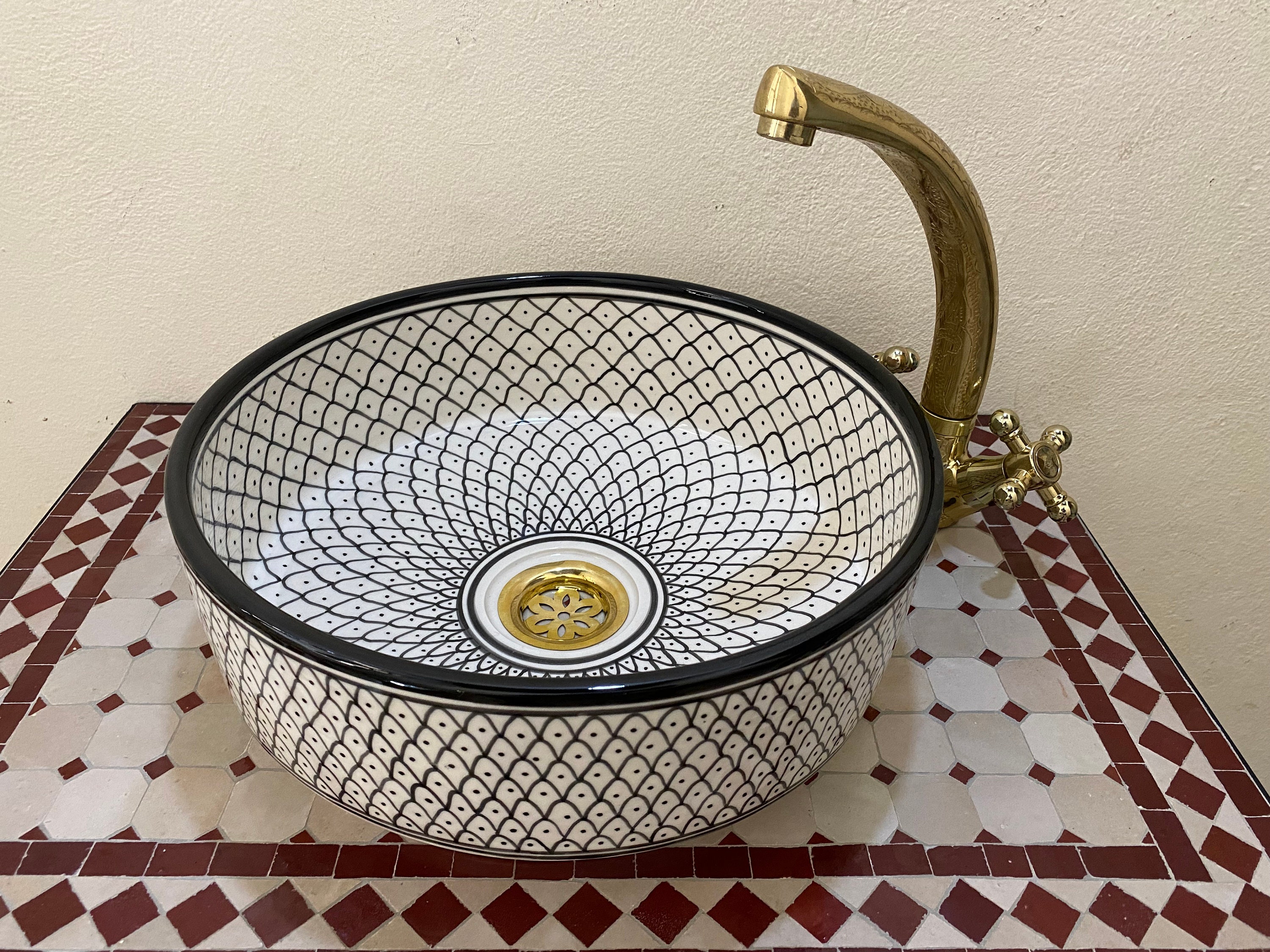 Handcrafted Black and White Ceramic Washbasin: Unique Artistry for Your Space