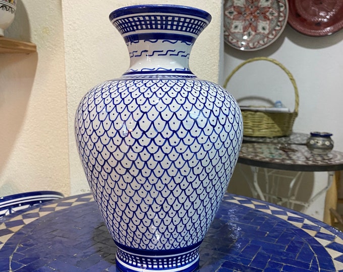 Moroccan ceramic vase from Fes, handmade and hand painted. Moroccan ceramic vase, handmade and hand painted