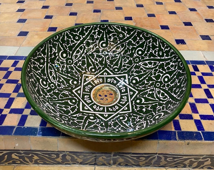 Emerald Oasis: Handmade Hand-Painted Green Moroccan Ceramic Washbasin