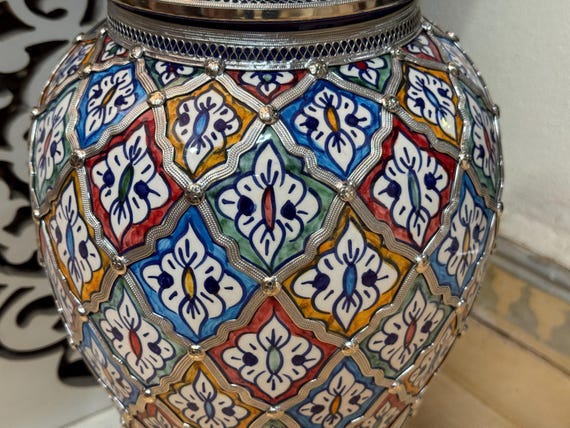 手作りモロッコ陶器の花瓶 - カラフルなフェズ陶器、手描きとニッケル