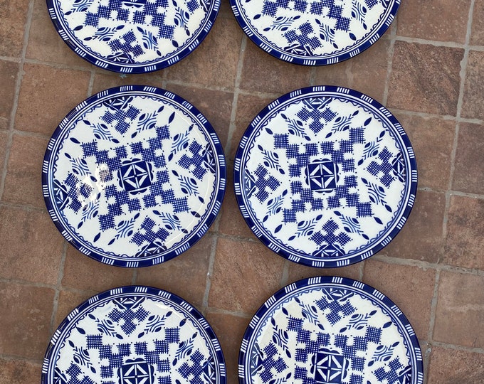 Set of 6 Moroccan ceramic plates from Fes. Set of 6 Moroccan ceramic dinner dish handmade, hand painted.