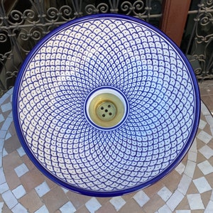 Lavabo/fregadero de cerámica de Fes marroquí hecho y pintado a mano. Fregadero de cerámica marroquí hecho a mano, pintado a mano.