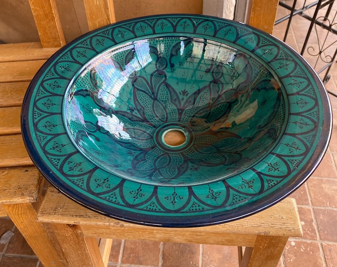 Turquoise sink/Evier/Lavabo in Moroccan ceramic handmade and hand painted. Moroccan wash basin handmade.