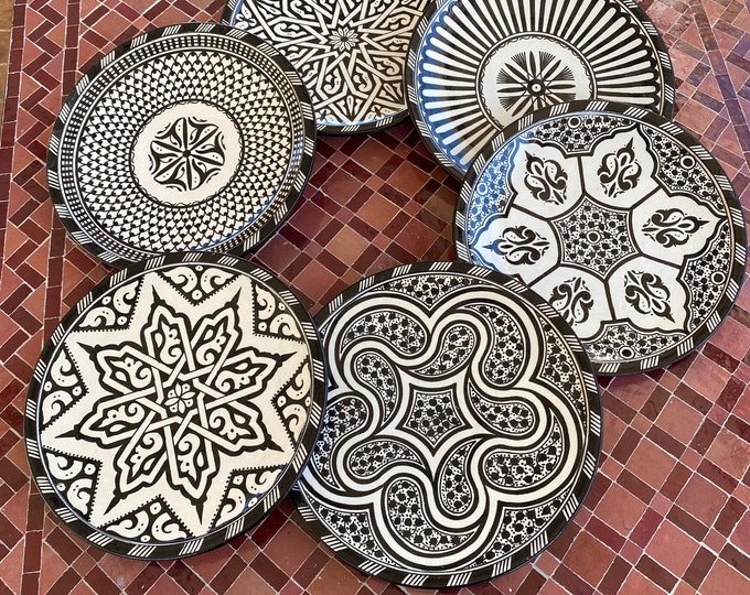 Black and white dinner set ,handmade and hand painted / 6 dinner plates .