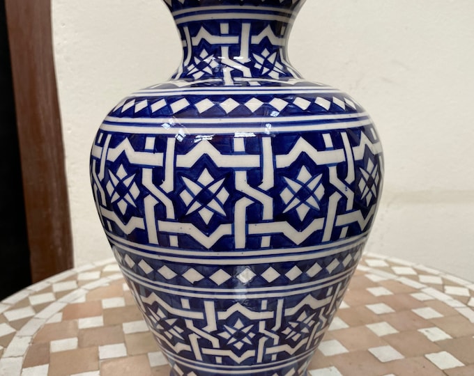 Moroccan ceramic vase from Fes, handmade and hand painted. Moroccan ceramic vase, handmade and hand painted