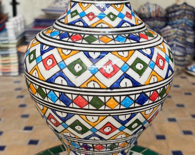 Moroccan ceramic vase from Fes, handmade and hand painted. Moroccan ceramic vase, handmade and hand painted