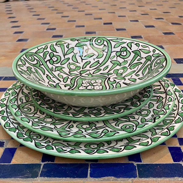 Assiette en céramique marocain fait main et peint à la main, Moroccan handmade ceramic dinner plat/ dessert plate / soups bowls