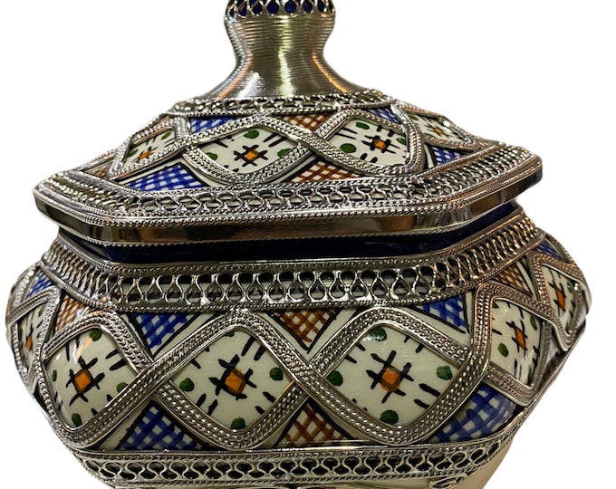 Moroccan handmade ceramic jewelry box. Moroccan ceramic jewelry box .handmade jewelry box