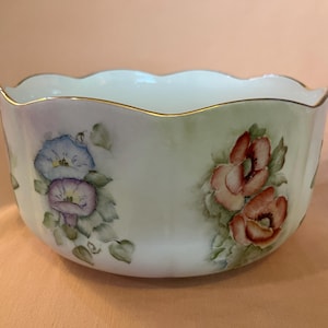 Tirschenreuth Fleur Porcelain Serving Bowl.  Misc Flowers and Gold Edging.