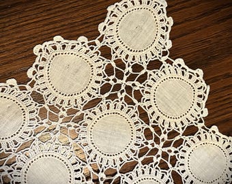 Vintage Hand Crocheted Tablecloth Openwork Lace Fabric Centers.