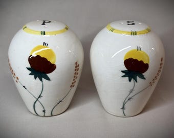 Vintage Stangl Pottery Hand Painted Salt Pepper Shakers Yellow Brown Flowers.