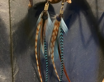 Hangende oorbellen gemaakt van natuurlijke veren