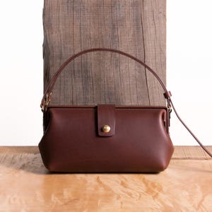 Bolso estilo Doctor Bag / PAKA Pochette / Chocolate / Bolso de hombro / Monedero / Hecho a mano / Regalo escolar / Regalo personalizado / Regalo perfecto