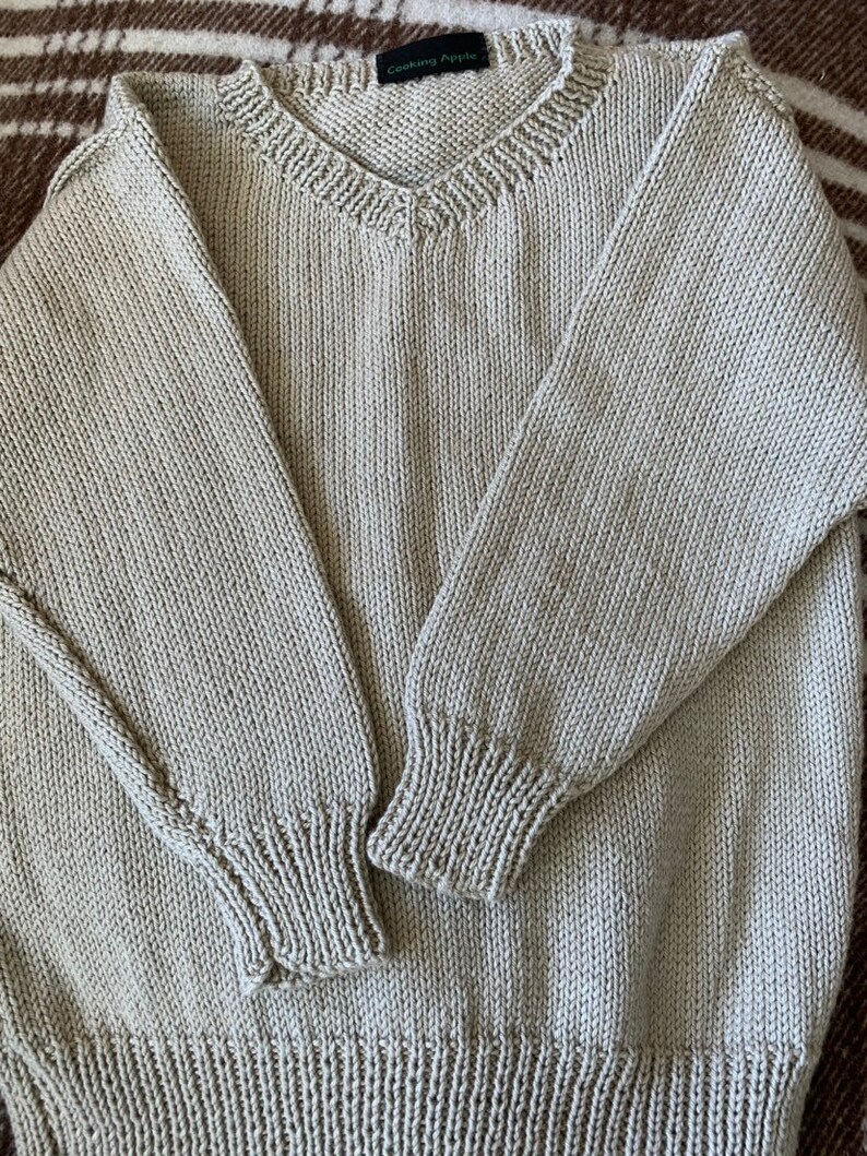 Hand knitted cotton V-neck jersey image 4