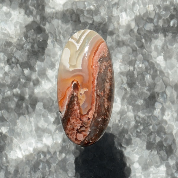 Mexicain Dentelle Agate Designer Cabochon Forme Ovale avec Lignes de Fortification Rouge Blanc et Gris Idéal pour Bague 22,5 x 11,1 x 5,1 3009MLA