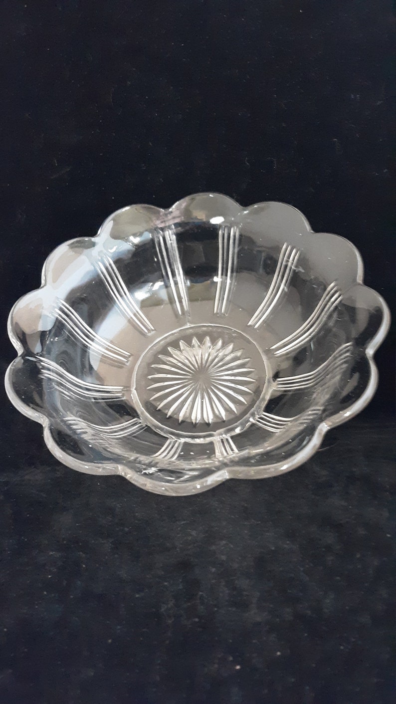 OMN 2960 Eapg Cambridge Glass Company Bowl No \u2022 AKA: 4 Lines; Four Lines \u2022 Introduced 1914