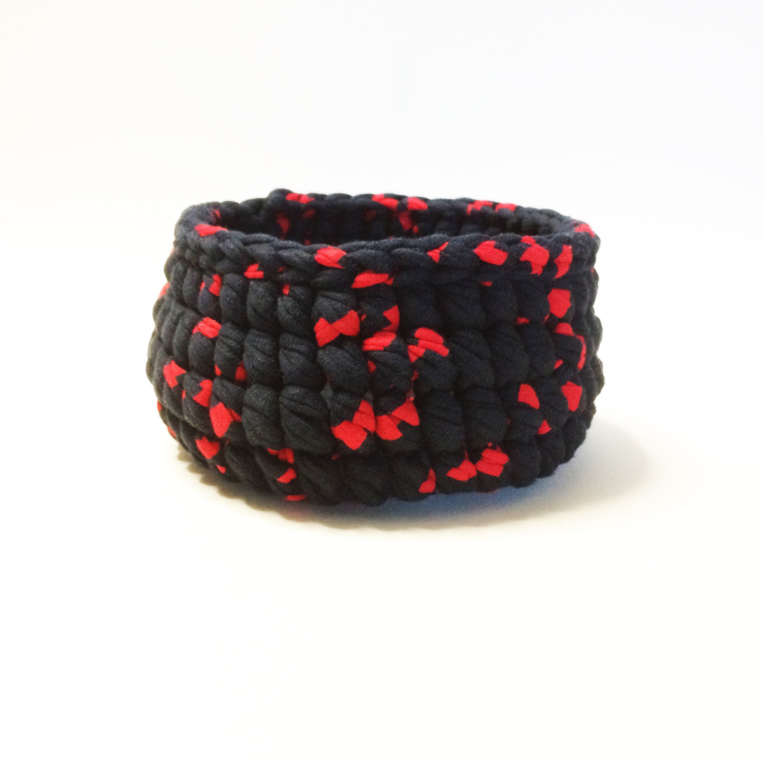 Panier Rond Au Crochet - Noir et Rouge