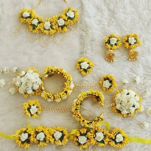 Flower Haldi Bridal Jewelry Set Mehandi Baby Shower Women Wedding Designer Yellow Mehendi Floral Ceremony Fabric Jewellery Tikka Party Maang zdjęcie 3