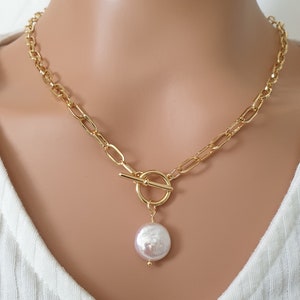 Pendentif perle Keshi, collier fermoir trombone, chaîne plaquée or, sautoir avec perle