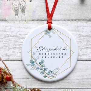 Ornement suspendu personnalisé en céramique d'eucalyptus | Cadeau de demoiselle d'honneur | Cadeau de mariage personnalisé pour demoiselle d'honneur | Initiale demoiselle d'honneur | Coeur