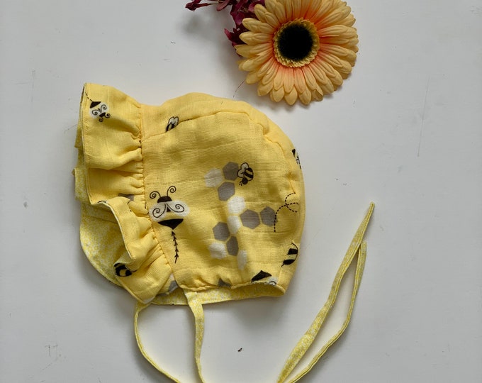 Ruffled Bonnet, Bee Bonnet, Yellow Bonnet, Vintage look