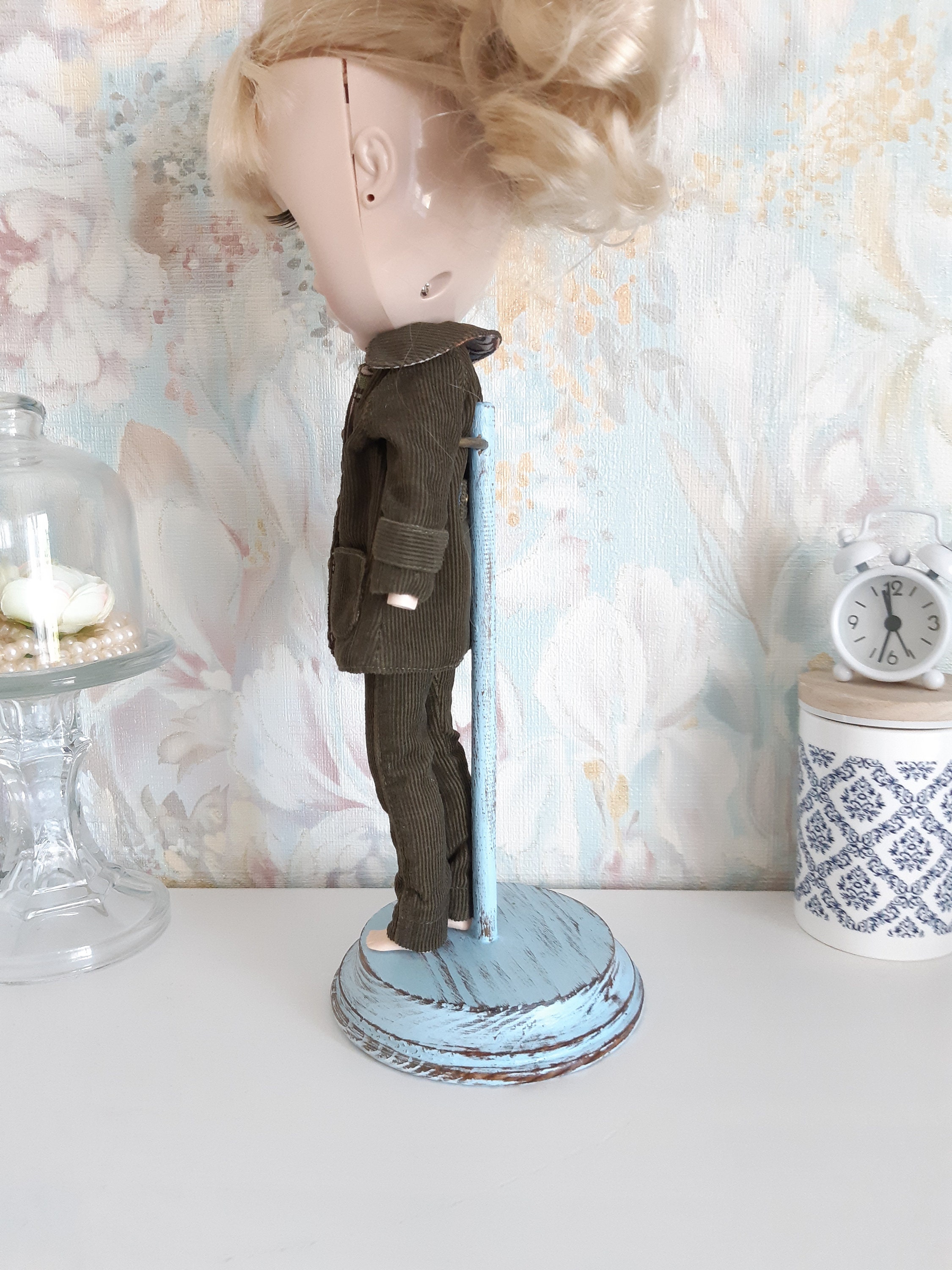 Doll stand wood Display stand Doll display Doll holder Blythe Etsy