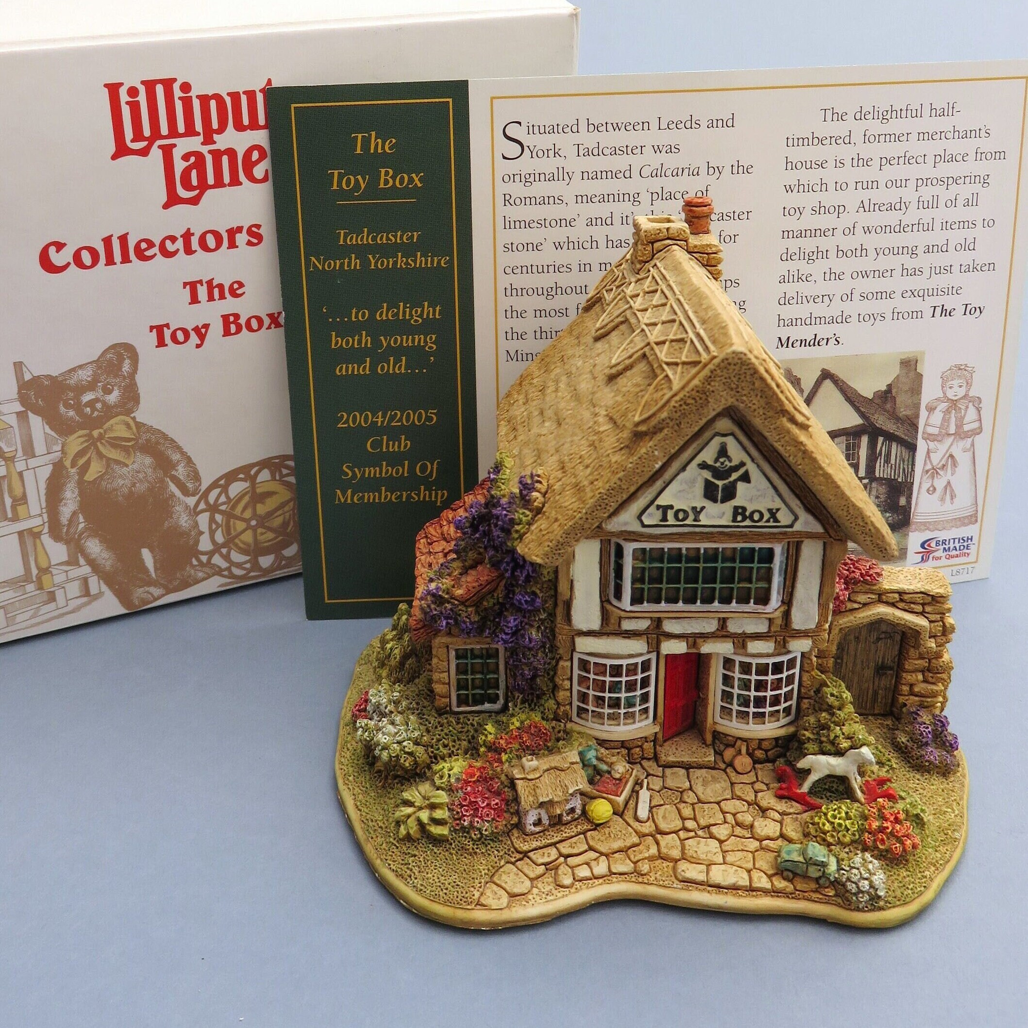 リリパットレーン　The Toy Mender's Handleブルー色のドアが可愛い、Lilliput Lane（リリパットレーン）の