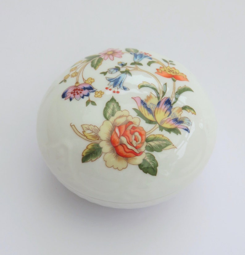 English fine bone china. decorated with flowers Aynsley Cottage Garden round lidded trinket bowl pin dish