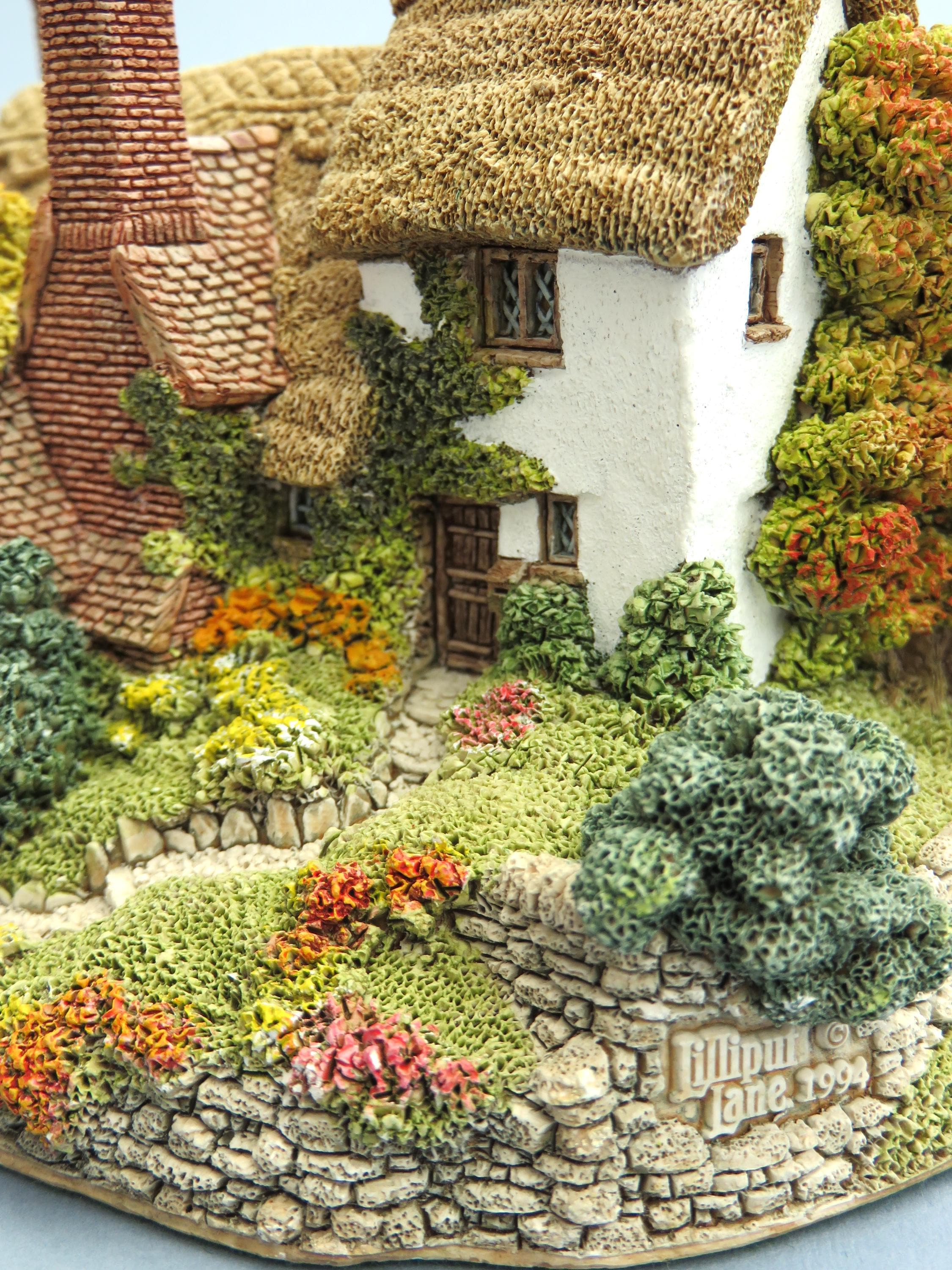 Lilliput Lane ORCHARD FARM COTTAGE 1994 Black - Find all our