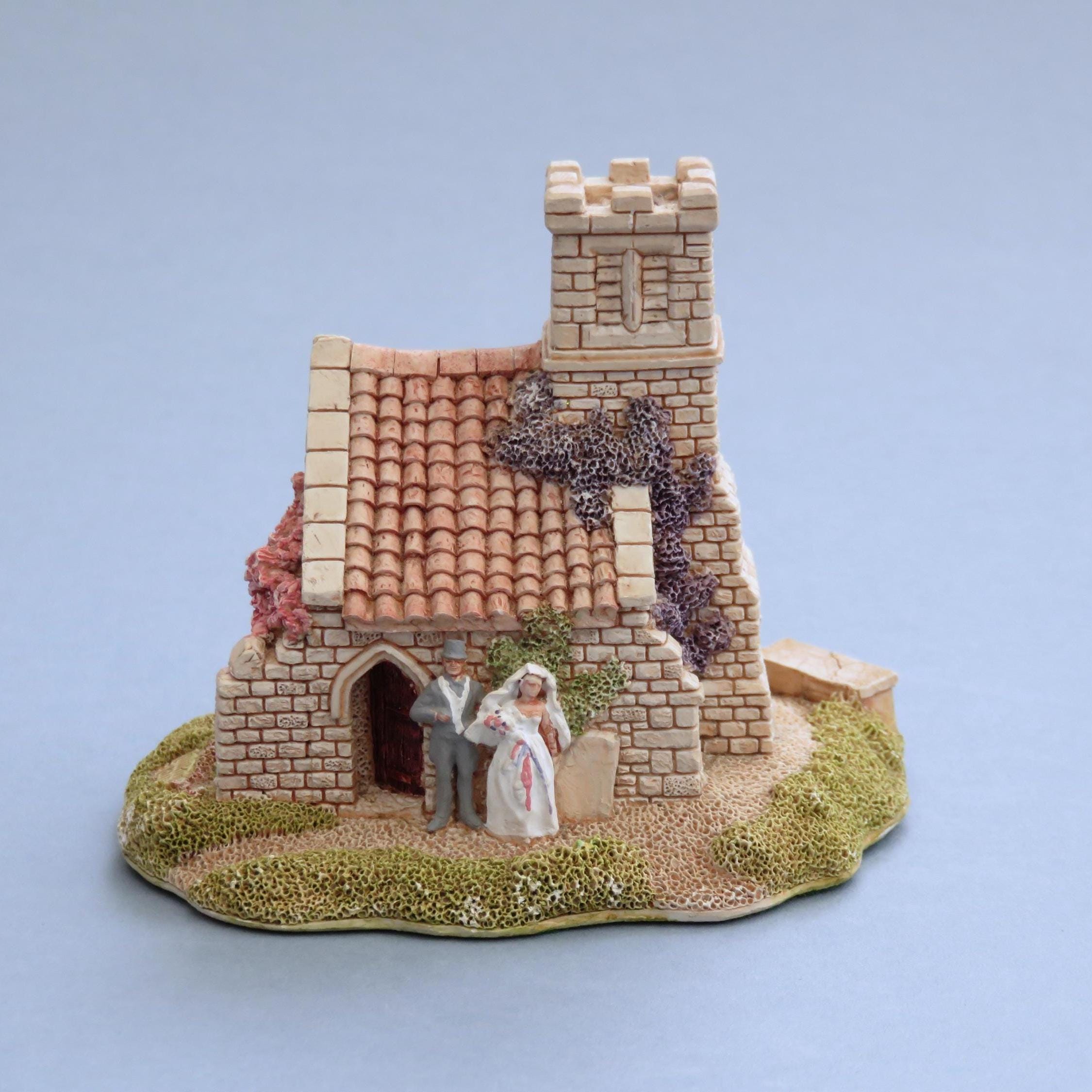 【美品】Lilliput Lane / CHALFONT ST GILES Lilliput Lane Wedding Bells Model, Quaint Church With Bride and