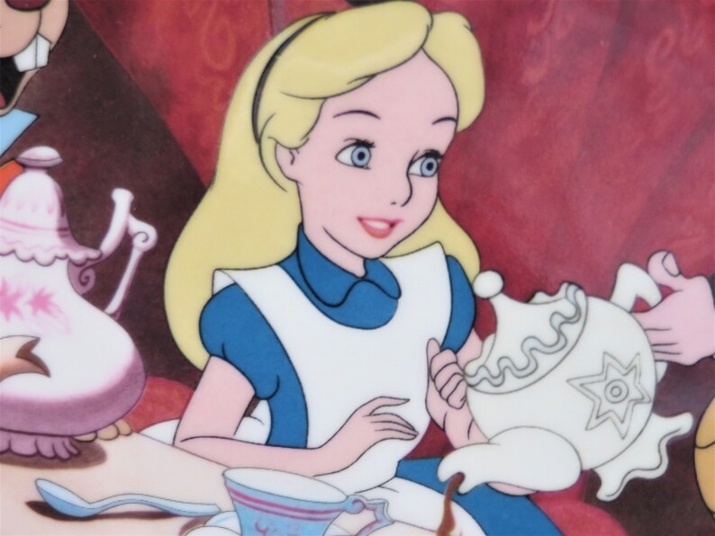 alice in wonderland showcase