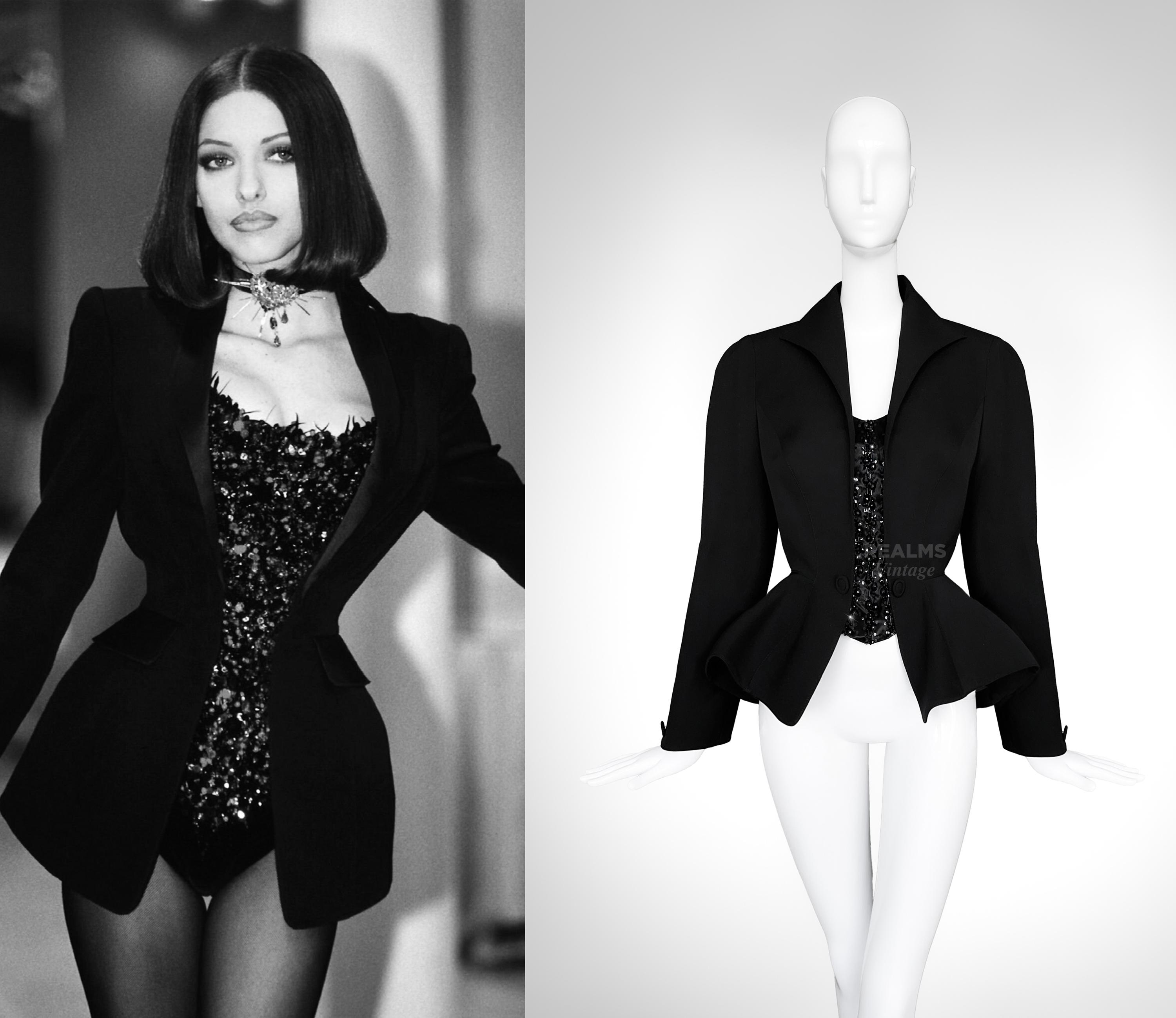 Chanel corset Italia