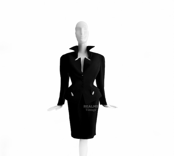 Thierry Mugler Hiver Buick Collection FW 1989 Black Dramatic Thierry Mugler Hiver Buick Collection FW 1989 Black Dramatic