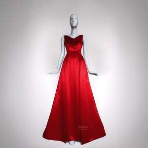 strapless open back dress Mugler // Red & White Belted Dress – VSP Consignment main image 0