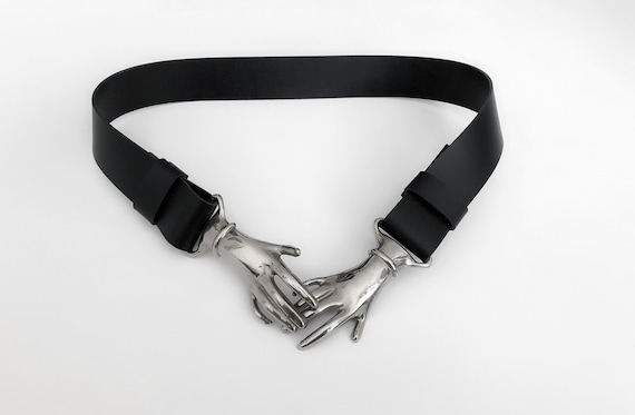 hand clasp belt
