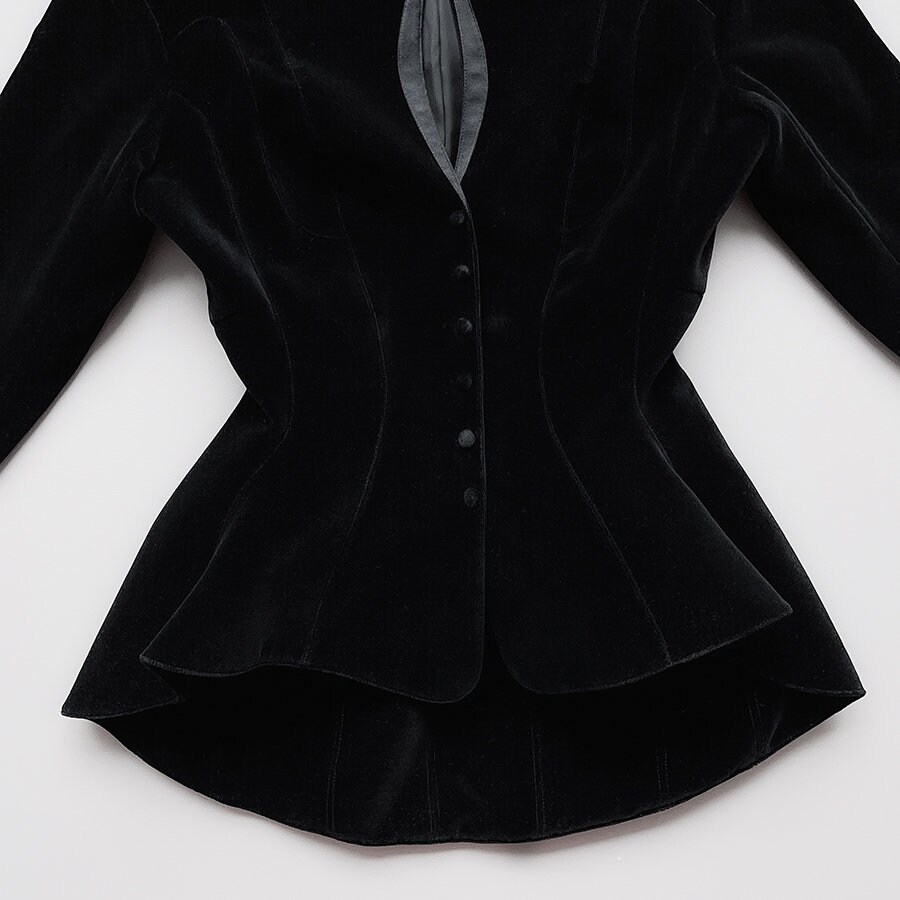 ティエリーミュグレージャケットブラック9AR 希少 Thierry Mugler FW1995 Archival Dramatic Runway Silk Jacket