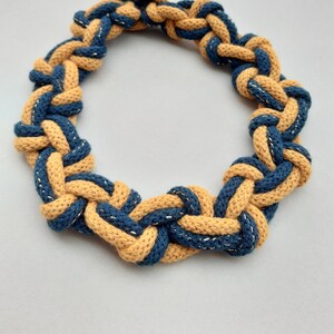 Macrame Necklace Tutorial Video Pattern for a Macrame Knot Two Colour Necklace image 3