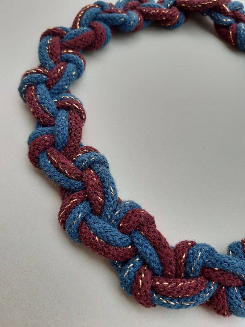 Macrame Necklace Tutorial Video Pattern for a Macrame Knot Two Colour Necklace image 2