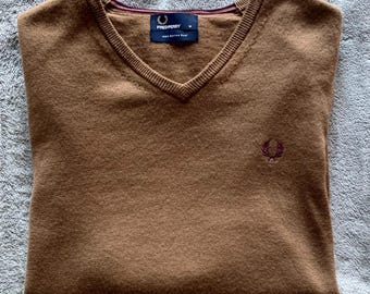 Fred Perry Merino Wool V-Neck Sweater. Caramel/Purple Wreath. Medium.
