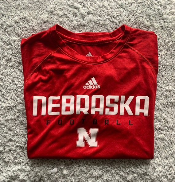 Men's adidas Scarlet Nebraska Huskers 2018 Sideline Ultimate climalite  Hoodie Long Sleeve T-Shirt