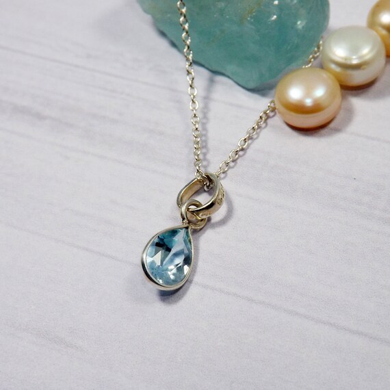 ブルートパーズ スターリングシルバーネックレス：ベゼルセット