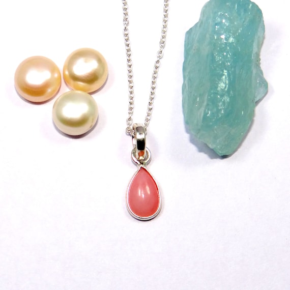 ピンクオパール スターリングシルバー ネックレス：ティアドロップ