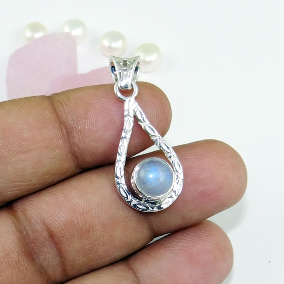 no.100 レインボームーンストーンのミニマム レインボームーンストーン